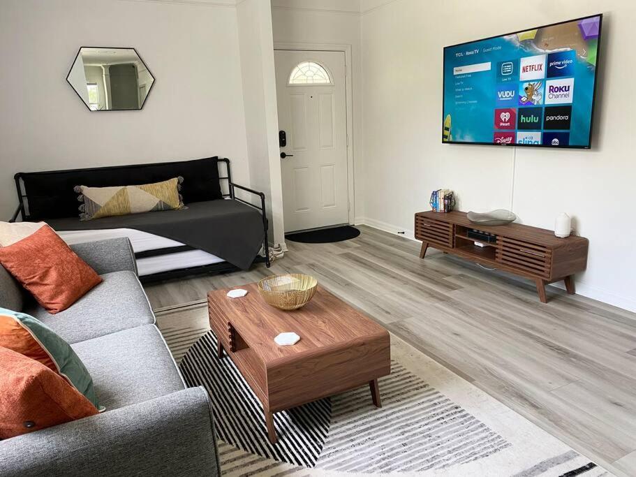 Sanctuary Gainesville Bright 2 Bedroom King Condo Εξωτερικό φωτογραφία