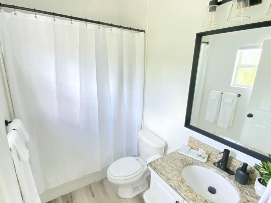 Sanctuary Gainesville Bright 2 Bedroom King Condo Εξωτερικό φωτογραφία