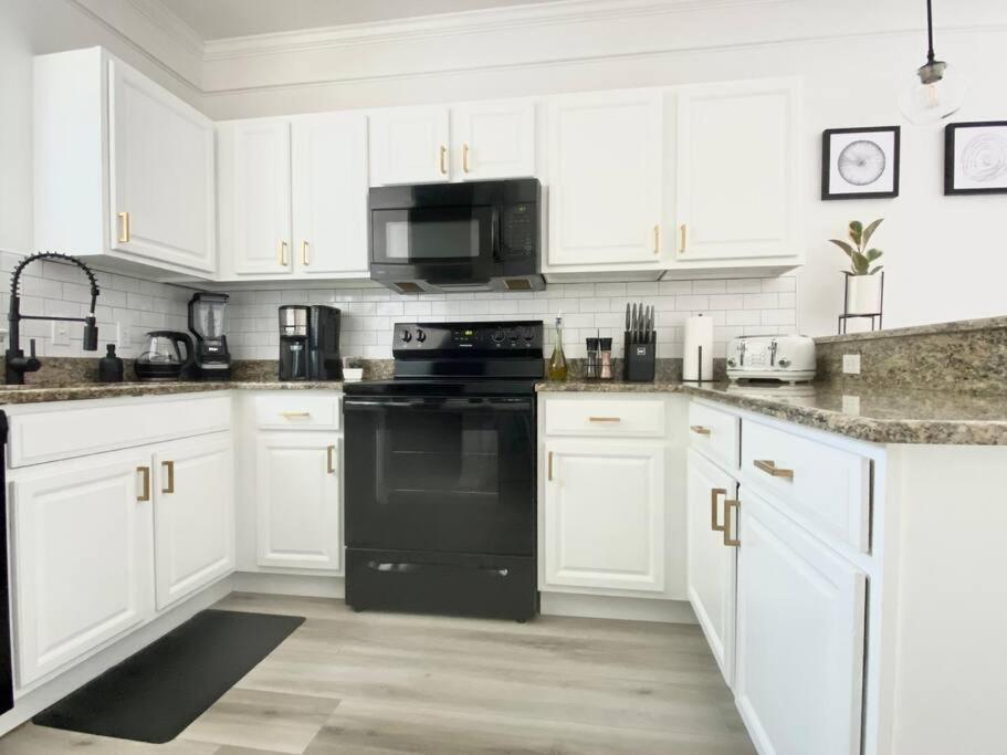 Sanctuary Gainesville Bright 2 Bedroom King Condo Εξωτερικό φωτογραφία