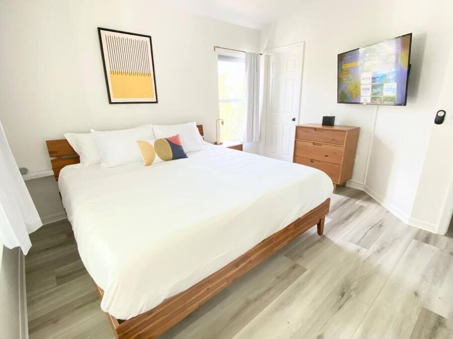 Sanctuary Gainesville Bright 2 Bedroom King Condo Εξωτερικό φωτογραφία
