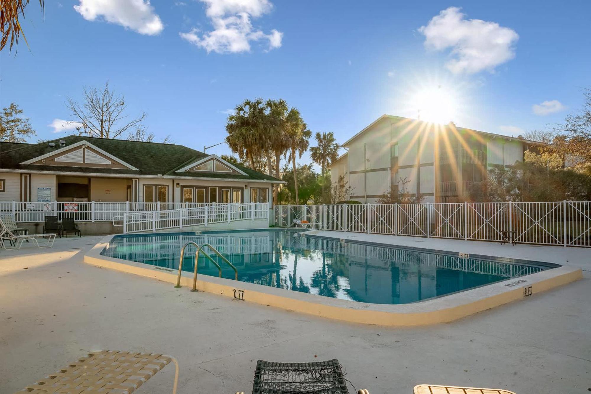 Sanctuary Gainesville Bright 2 Bedroom King Condo Εξωτερικό φωτογραφία